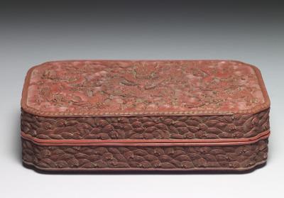 图片[2]-Carved red lacquer square box with dragon-and-cloud decor, Qing dynasty, Qianlong reign(1736-1795)-China Archive